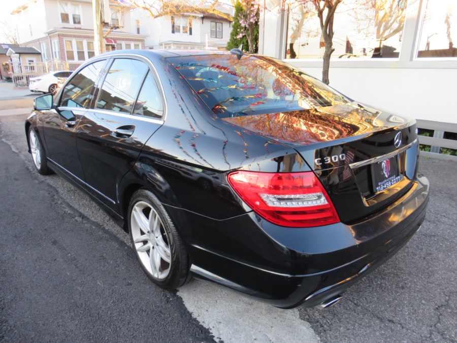 2014 Mercedes-Benz C-Class C300 4MATIC Luxury photo