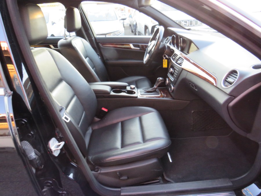 2014 Mercedes-Benz C-Class C300 4MATIC Luxury photo