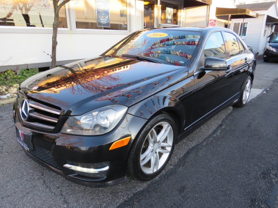2014 Mercedes-Benz C-Class C300 4MATIC Luxury photo