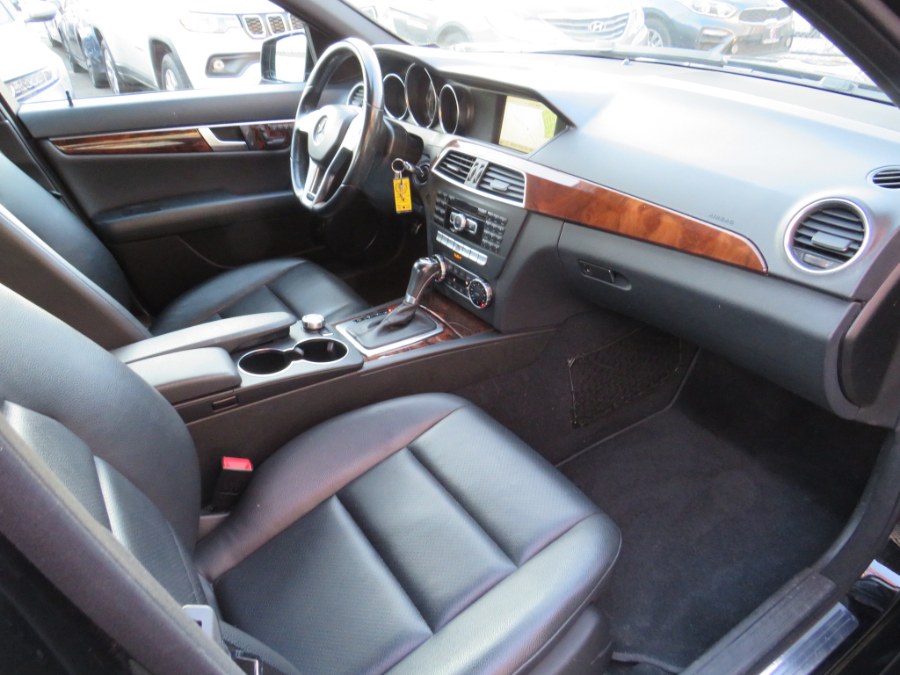 2014 Mercedes-Benz C-Class C300 4MATIC Luxury photo