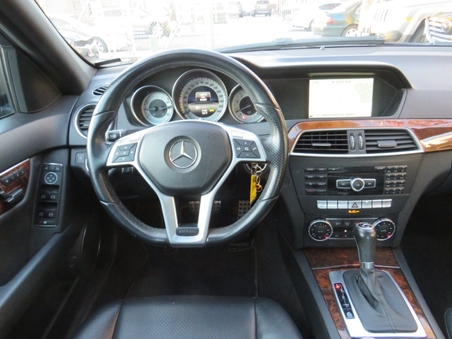 2014 Mercedes-Benz C-Class C300 4MATIC Luxury photo