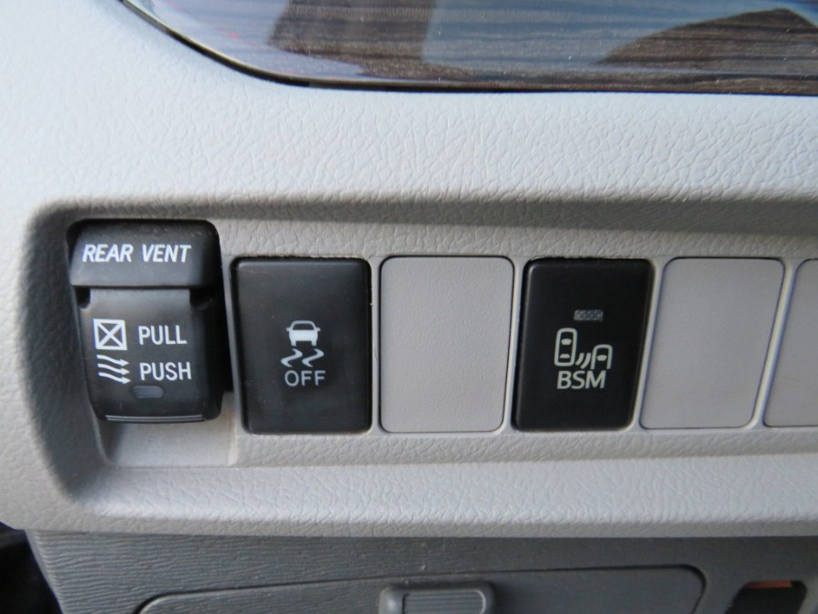 2016 Toyota Sienna XLE Premium 8 Passenger photo
