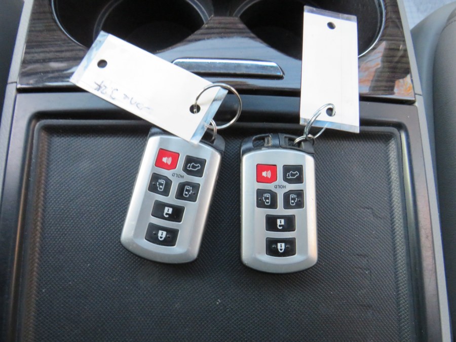 2016 Toyota Sienna XLE Premium 8 Passenger photo