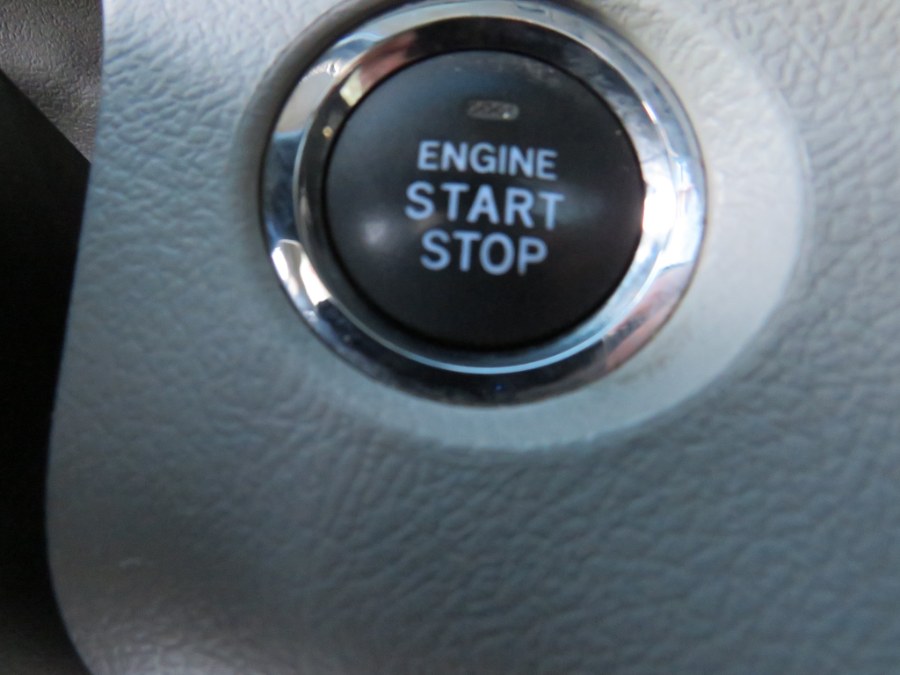 2016 Toyota Sienna XLE Premium 8 Passenger photo