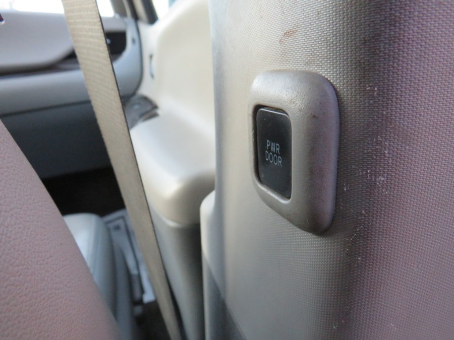 2016 Toyota Sienna XLE Premium 8 Passenger photo