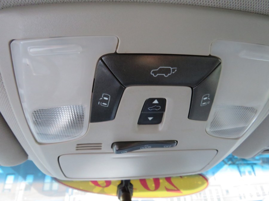 2016 Toyota Sienna XLE Premium 8 Passenger photo