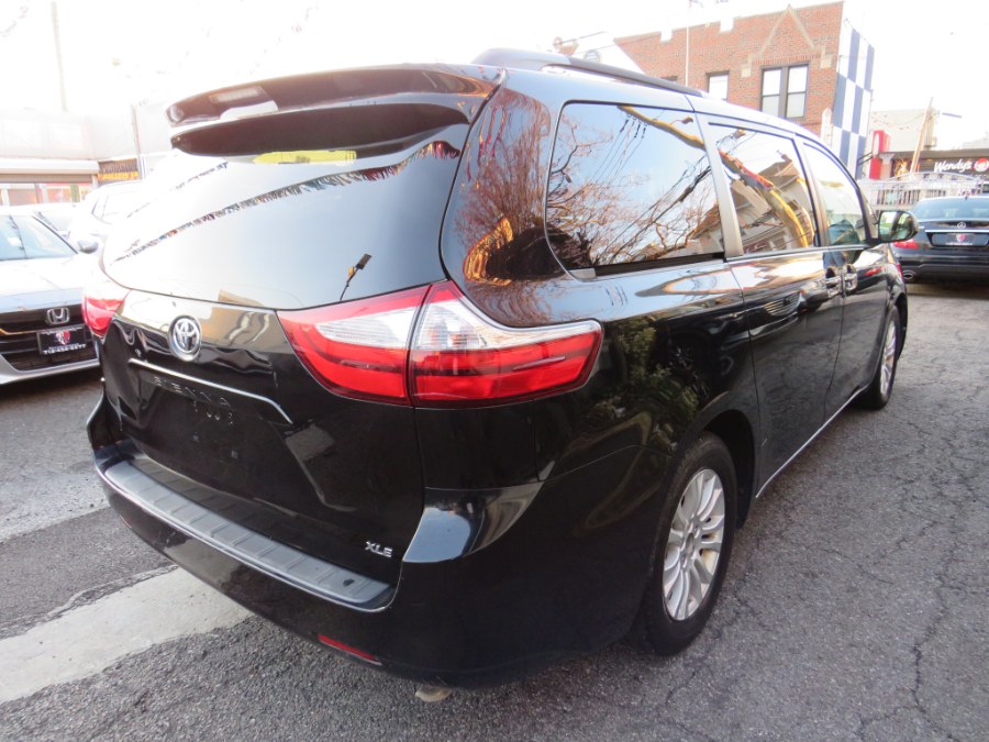 2016 Toyota Sienna XLE Premium 8 Passenger photo