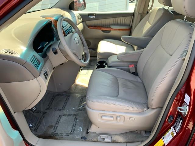 2009 Toyota Sienna XLE photo