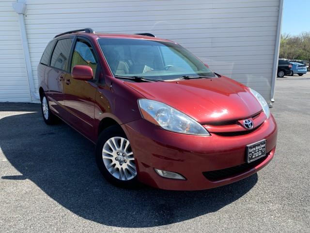 2009 Toyota Sienna XLE photo