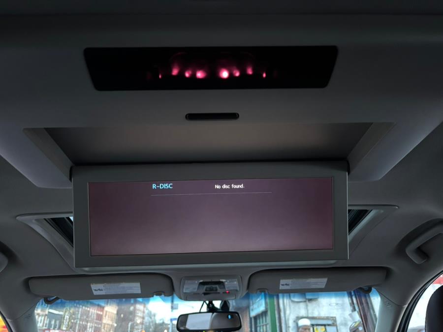 2017 Toyota Sienna Limited Premium AWD 7-Passenge photo