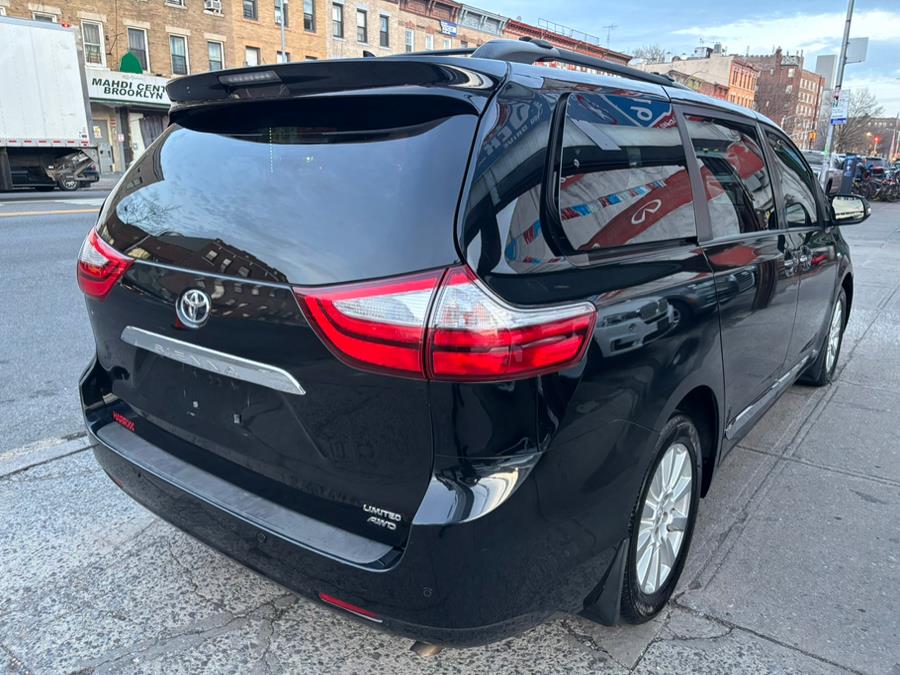 2017 Toyota Sienna Limited Premium AWD 7-Passenge photo
