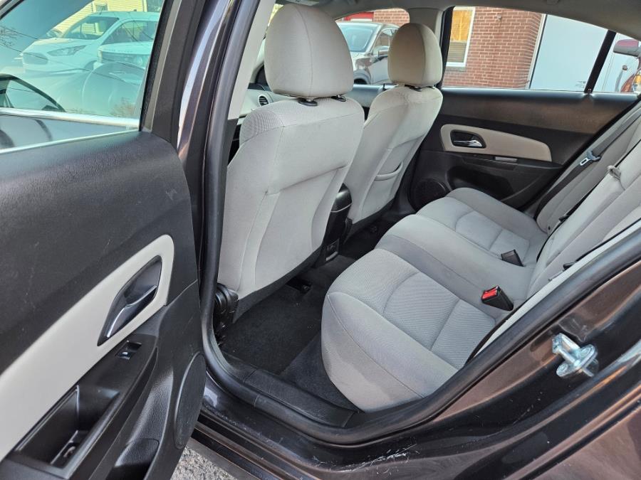 2015 Chevrolet Cruze 4dr Sdn Auto 1LT photo