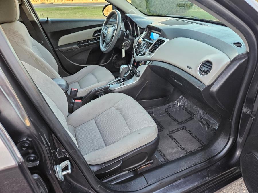 2015 Chevrolet Cruze 4dr Sdn Auto 1LT photo