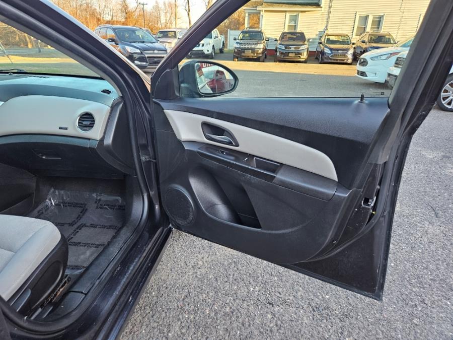 2015 Chevrolet Cruze 4dr Sdn Auto 1LT photo