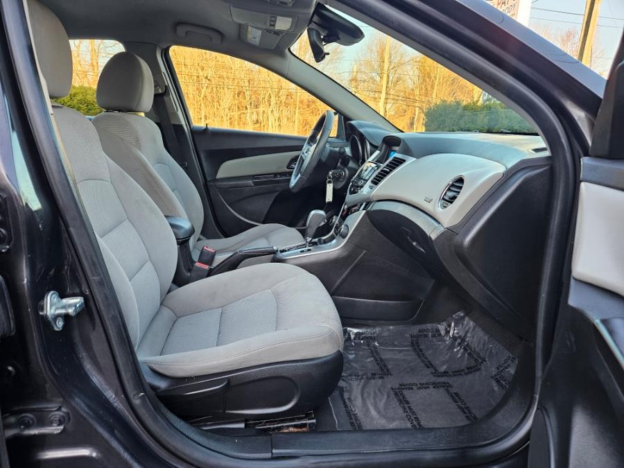 2015 Chevrolet Cruze 4dr Sdn Auto 1LT photo