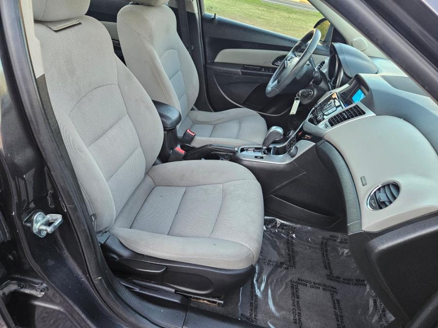 2015 Chevrolet Cruze 4dr Sdn Auto 1LT photo