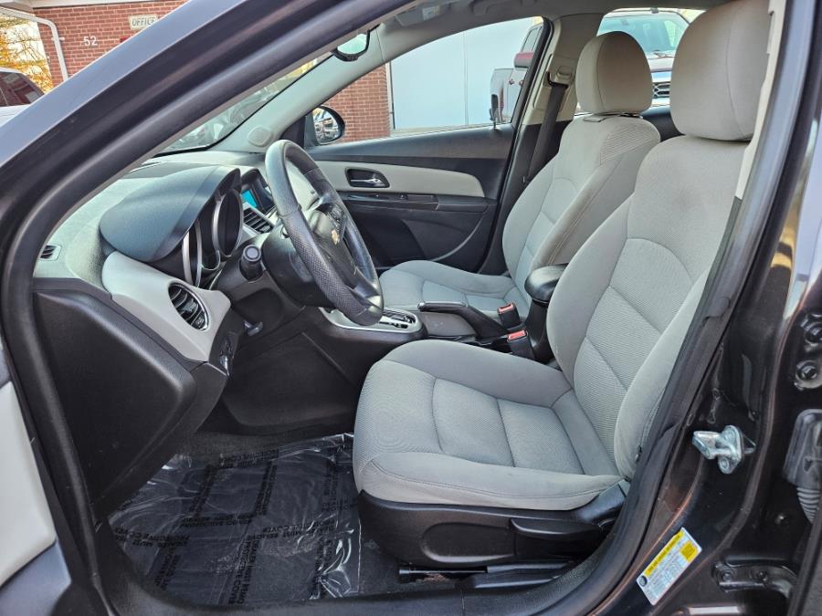 2015 Chevrolet Cruze 4dr Sdn Auto 1LT photo