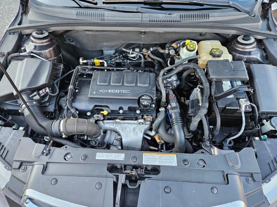 2015 Chevrolet Cruze 4dr Sdn Auto 1LT photo