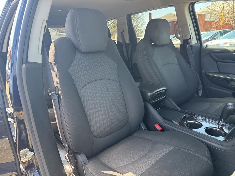 2017 Chevrolet Traverse FWD 4dr LT w/1LT photo