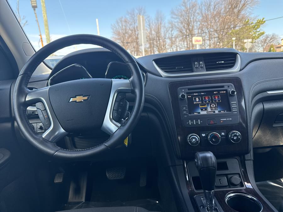 2017 Chevrolet Traverse FWD 4dr LT w/1LT photo