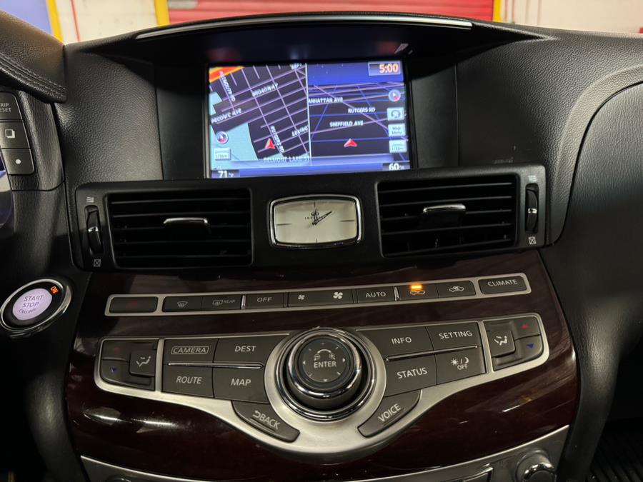 2016 Infiniti Q70 4dr Sdn V6 AWD photo