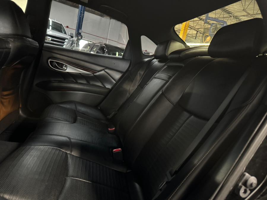 2016 Infiniti Q70 4dr Sdn V6 AWD photo