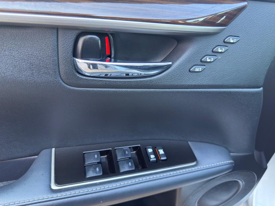 2017 Lexus ES ES photo