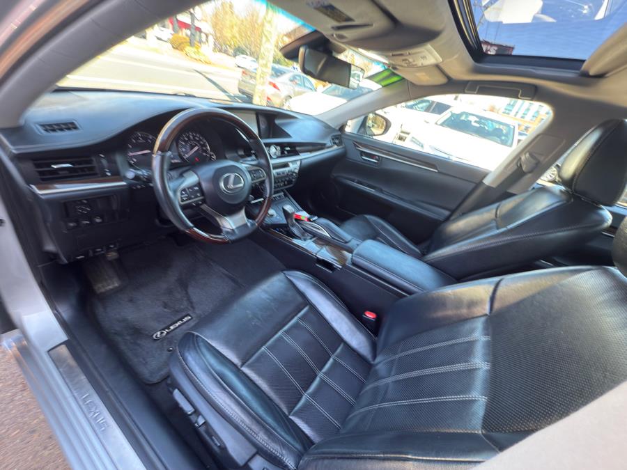 2017 Lexus ES ES photo