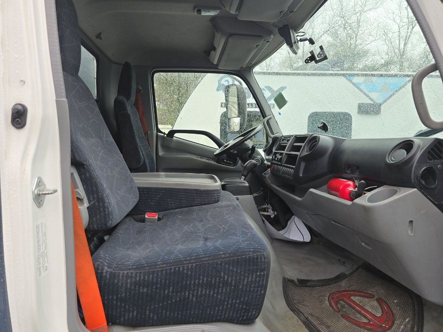 2020 Hino 195 16FT BOX + LIFT GATE + 19,500L photo