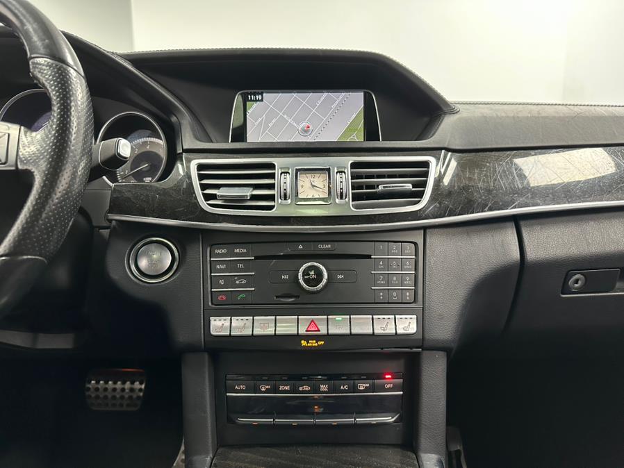 2016 Mercedes-Benz E-Class 4dr Sdn E400 4MATIC photo