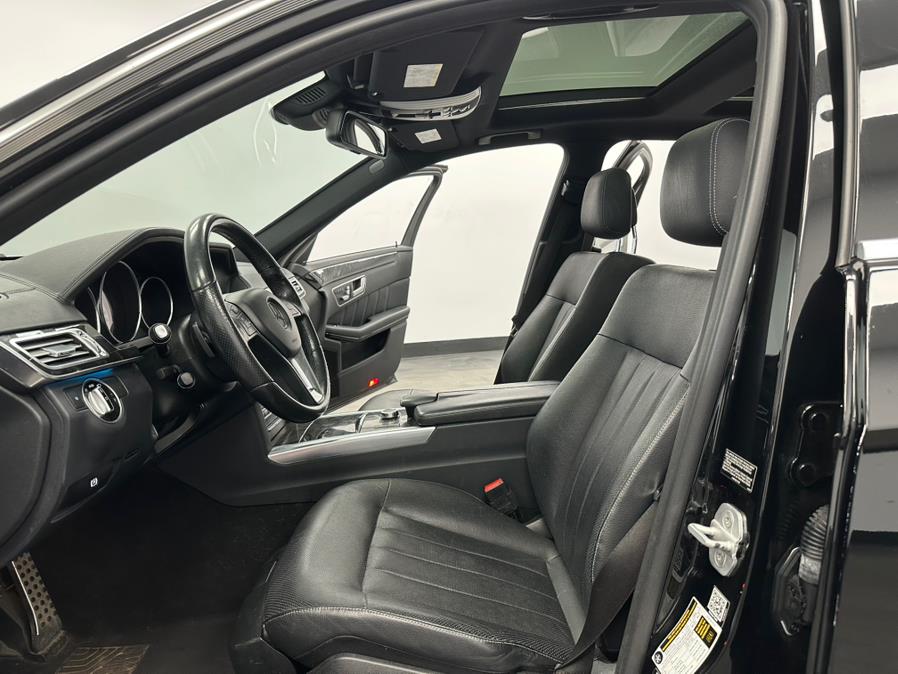 2016 Mercedes-Benz E-Class 4dr Sdn E400 4MATIC photo