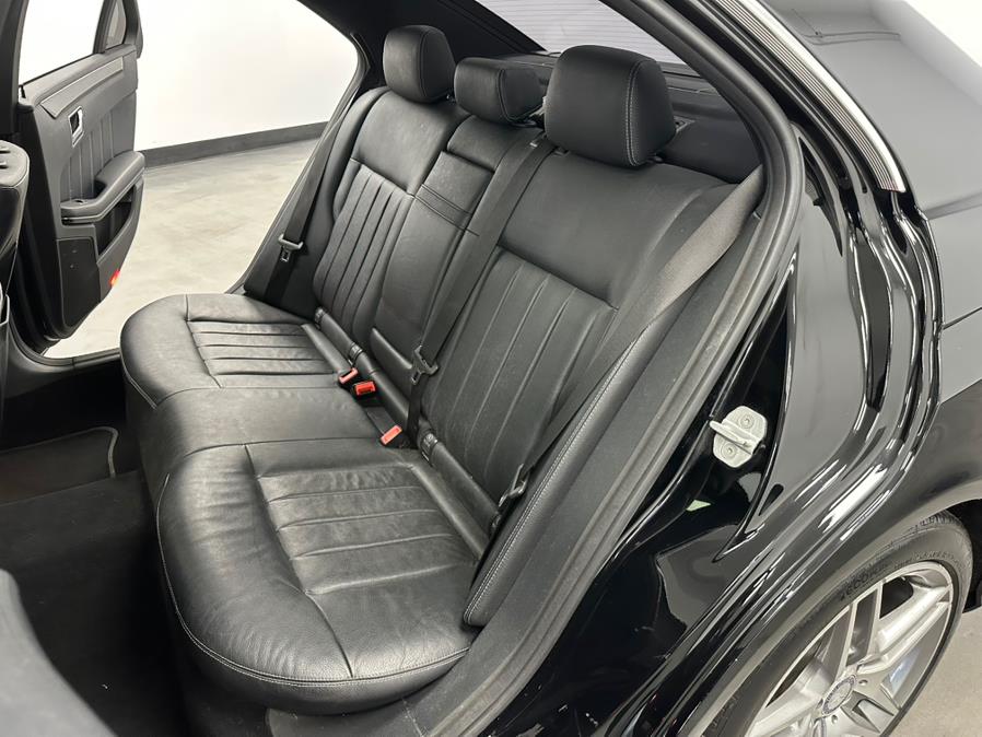 2016 Mercedes-Benz E-Class 4dr Sdn E400 4MATIC photo