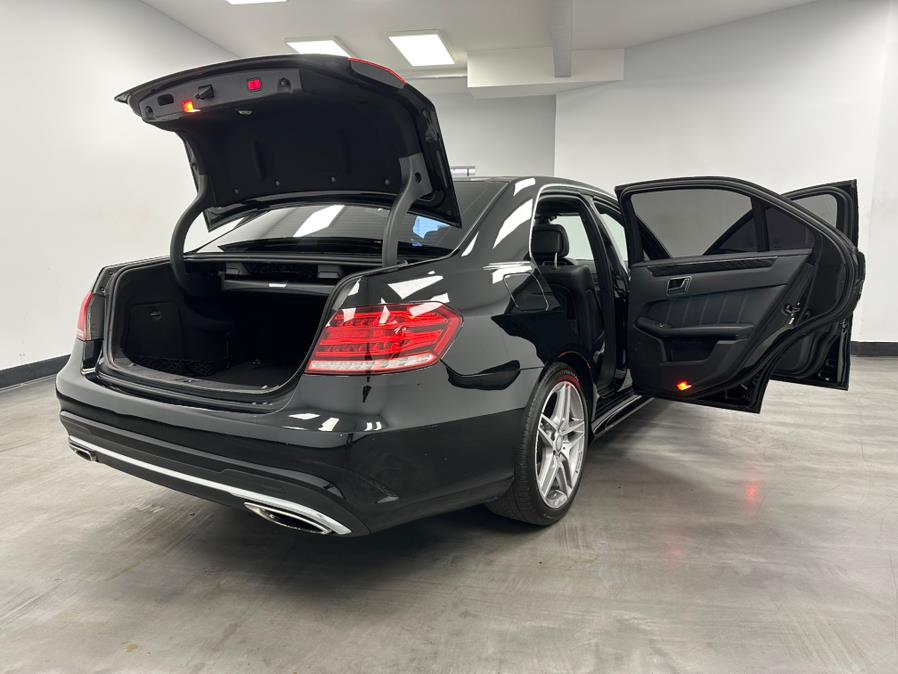 2016 Mercedes-Benz E-Class 4dr Sdn E400 4MATIC photo