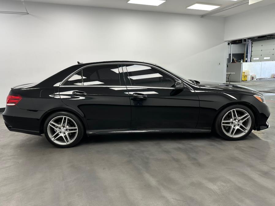 2016 Mercedes-Benz E-Class 4dr Sdn E400 4MATIC photo