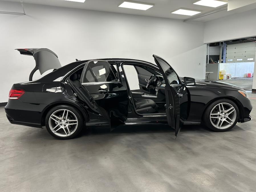 2016 Mercedes-Benz E-Class 4dr Sdn E400 4MATIC photo