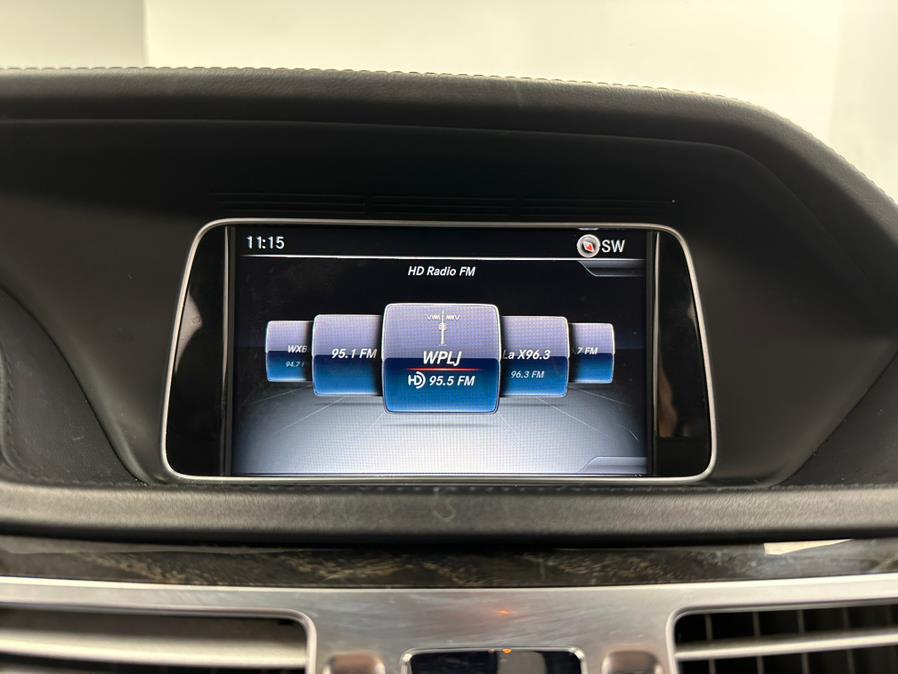 2016 Mercedes-Benz E-Class 4dr Sdn E400 4MATIC photo