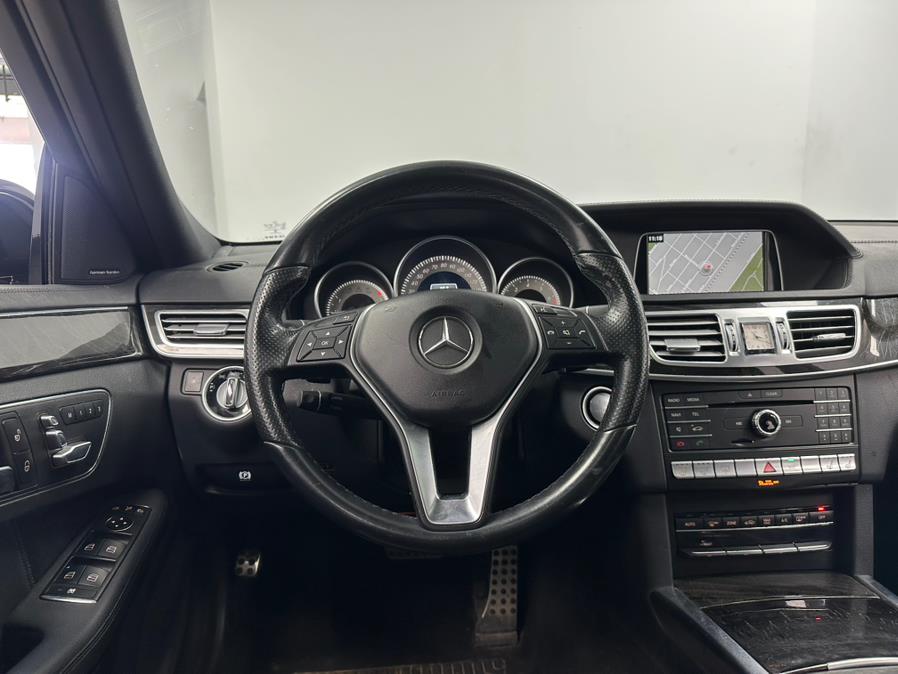 2016 Mercedes-Benz E-Class 4dr Sdn E400 4MATIC photo