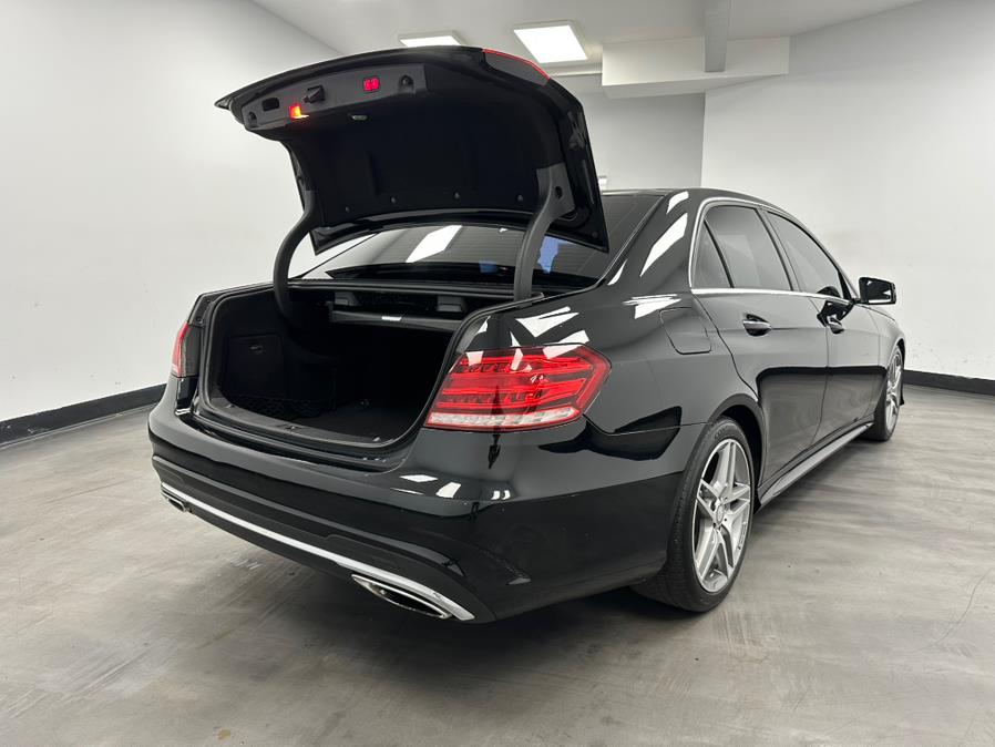 2016 Mercedes-Benz E-Class 4dr Sdn E400 4MATIC photo