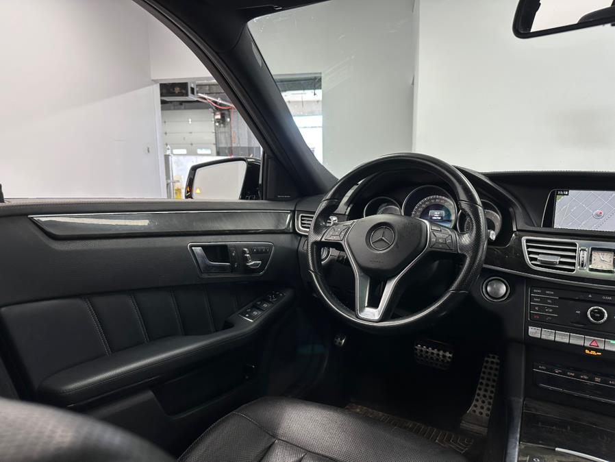 2016 Mercedes-Benz E-Class 4dr Sdn E400 4MATIC photo