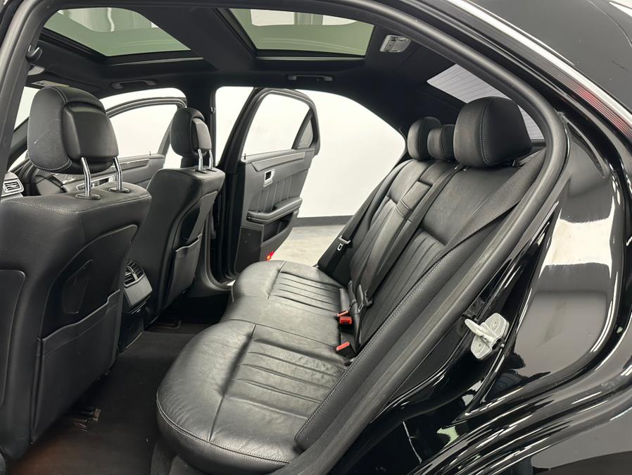 2016 Mercedes-Benz E-Class 4dr Sdn E400 4MATIC photo