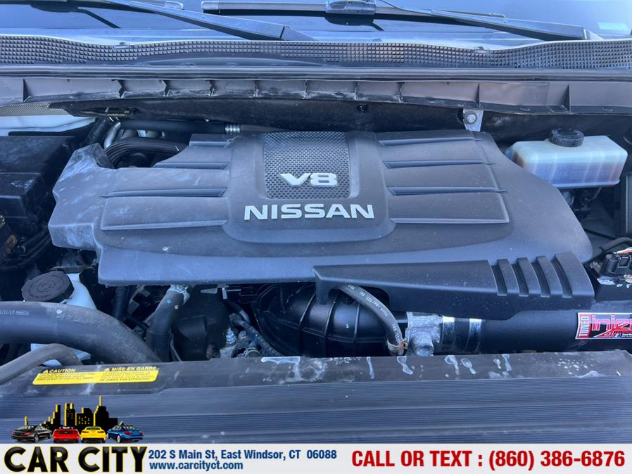 2017 Nissan Titan 4x4 Crew Cab S photo