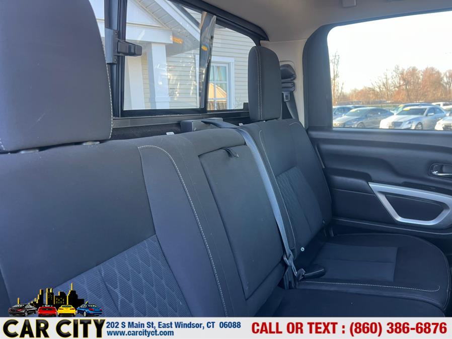 2017 Nissan Titan 4x4 Crew Cab S photo