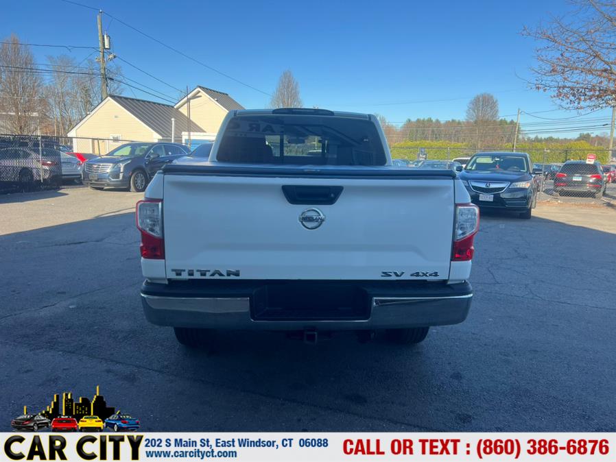2017 Nissan Titan 4x4 Crew Cab S photo