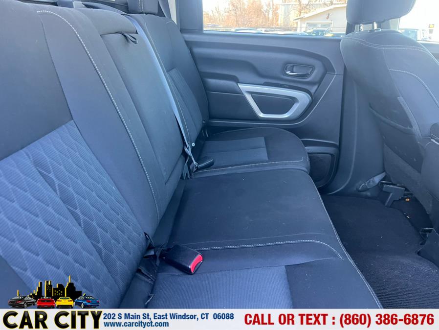 2017 Nissan Titan 4x4 Crew Cab S photo
