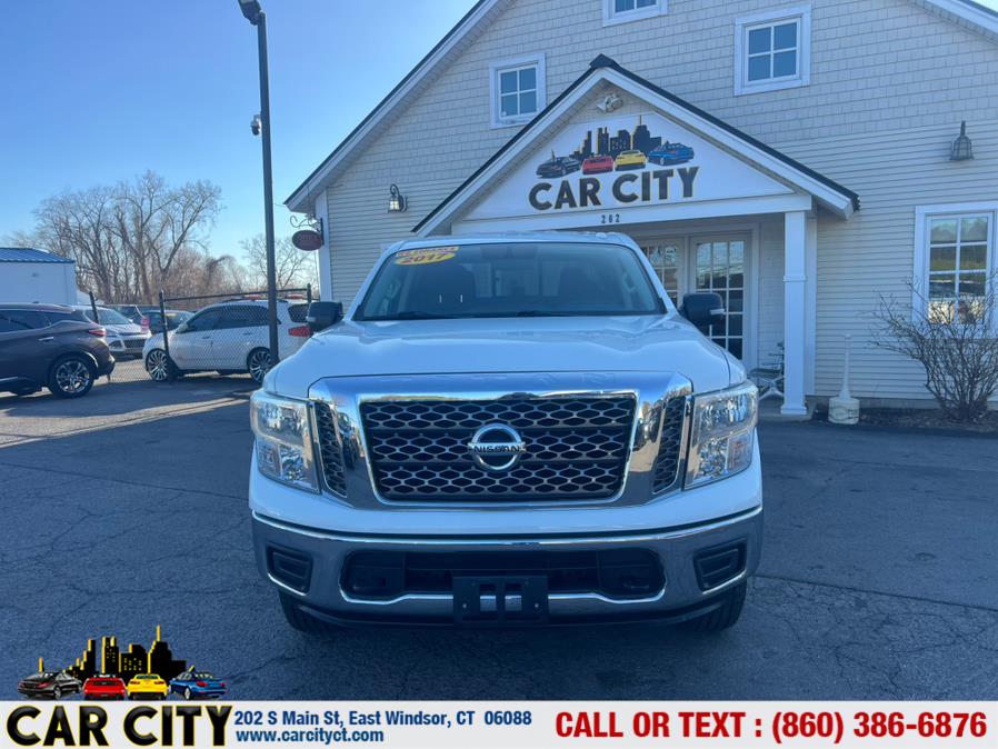 2017 Nissan Titan 4x4 Crew Cab S photo