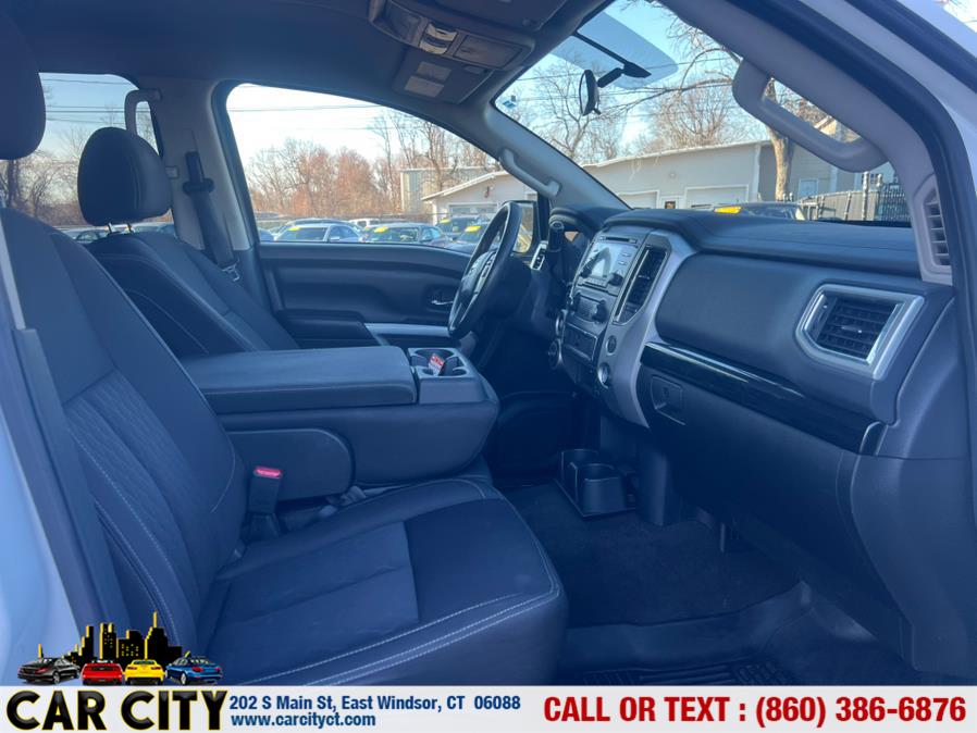 2017 Nissan Titan 4x4 Crew Cab S photo
