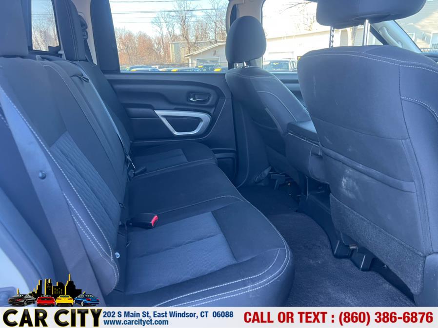 2017 Nissan Titan 4x4 Crew Cab S photo
