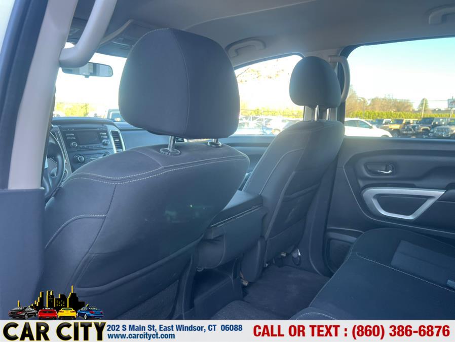 2017 Nissan Titan 4x4 Crew Cab S photo