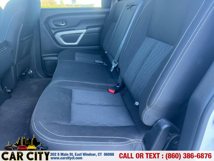 2017 Nissan Titan 4x4 Crew Cab S photo
