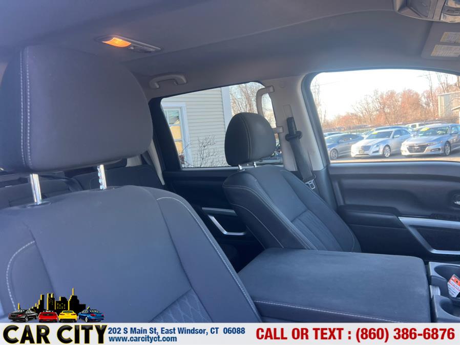 2017 Nissan Titan 4x4 Crew Cab S photo